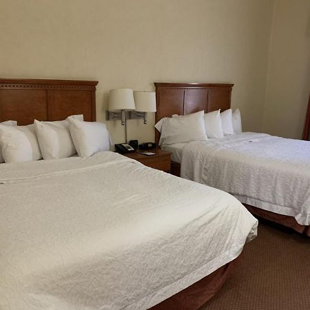 Hampton Inn Belle Vernon Екстериор снимка