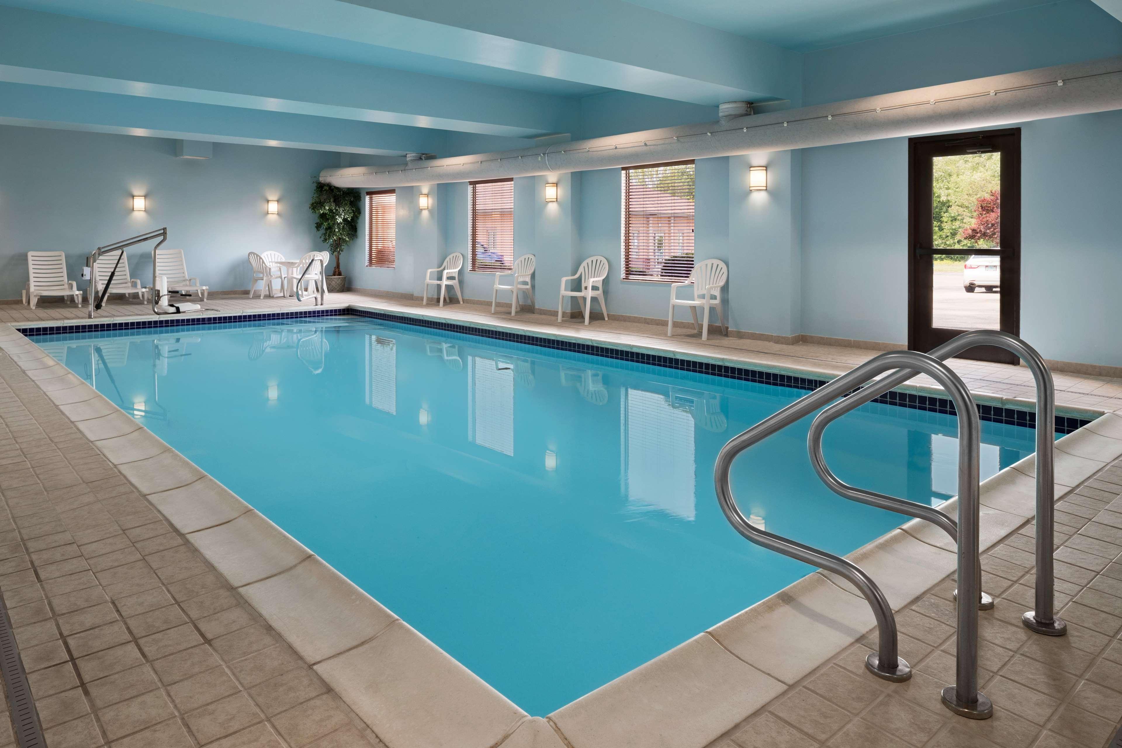 Hampton Inn Belle Vernon Екстериор снимка