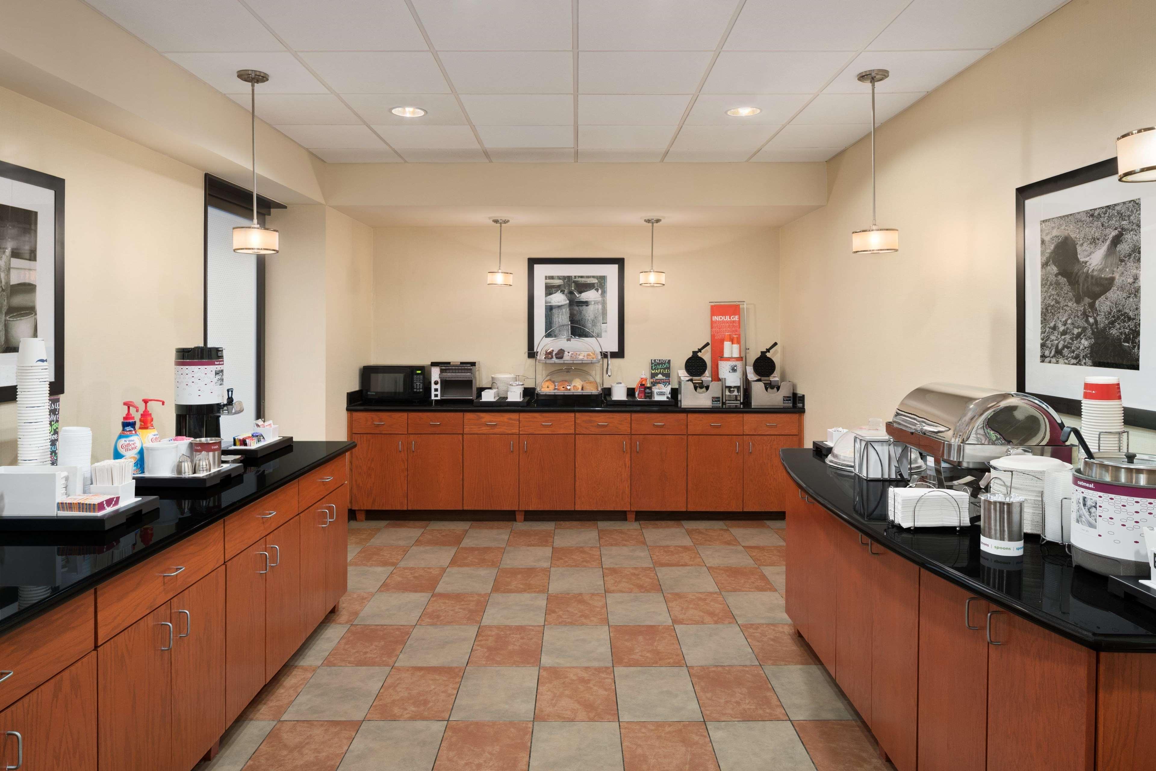 Hampton Inn Belle Vernon Екстериор снимка