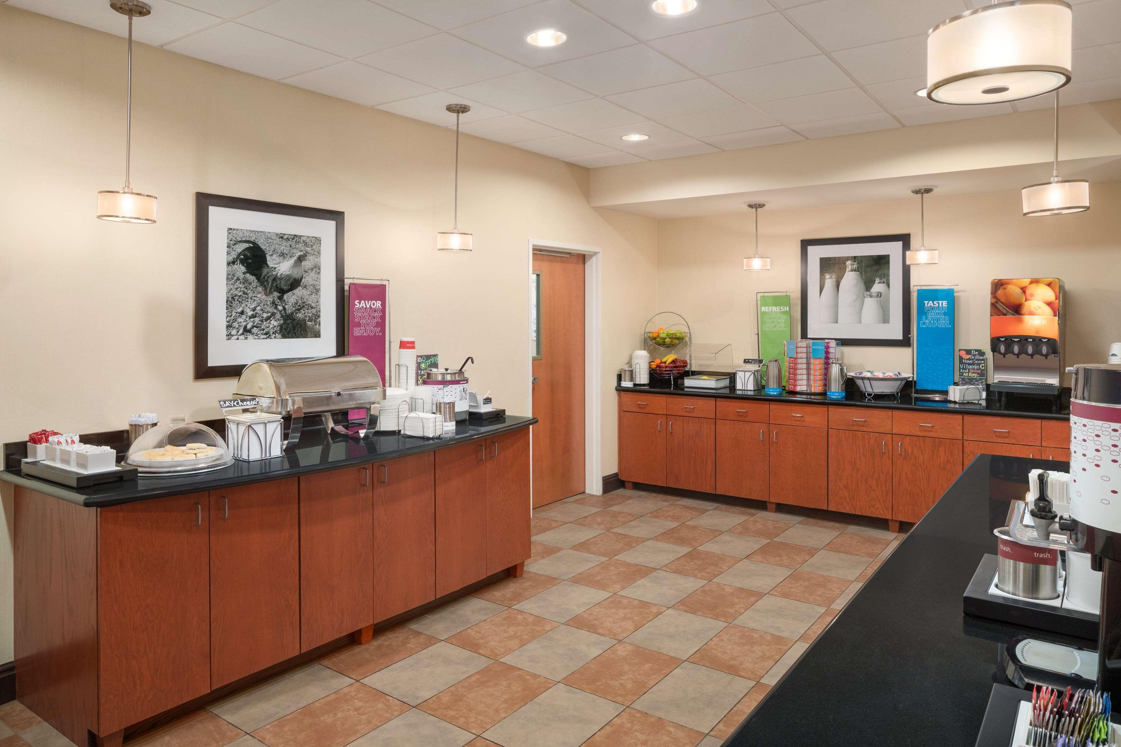 Hampton Inn Belle Vernon Екстериор снимка