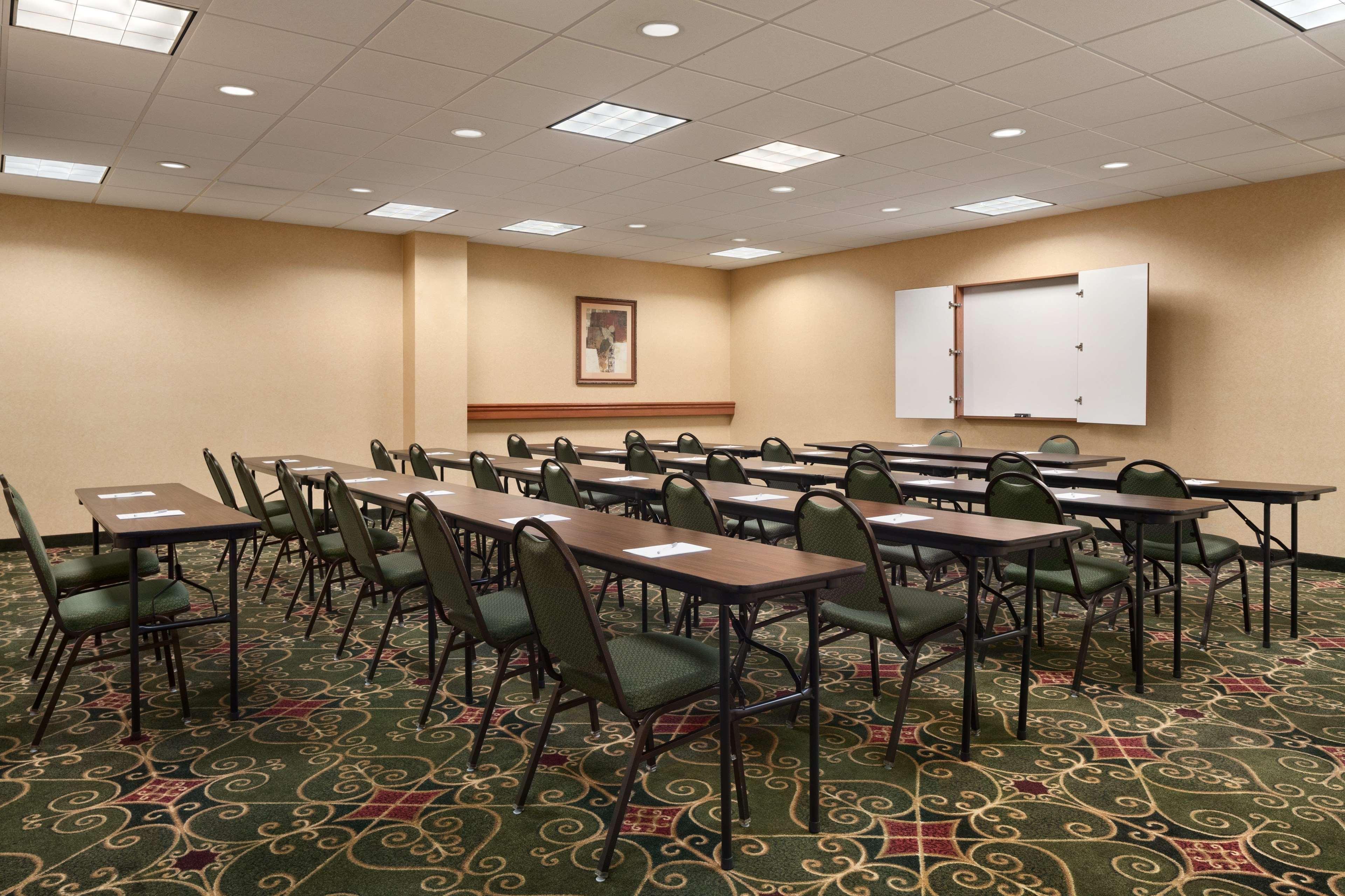 Hampton Inn Belle Vernon Екстериор снимка