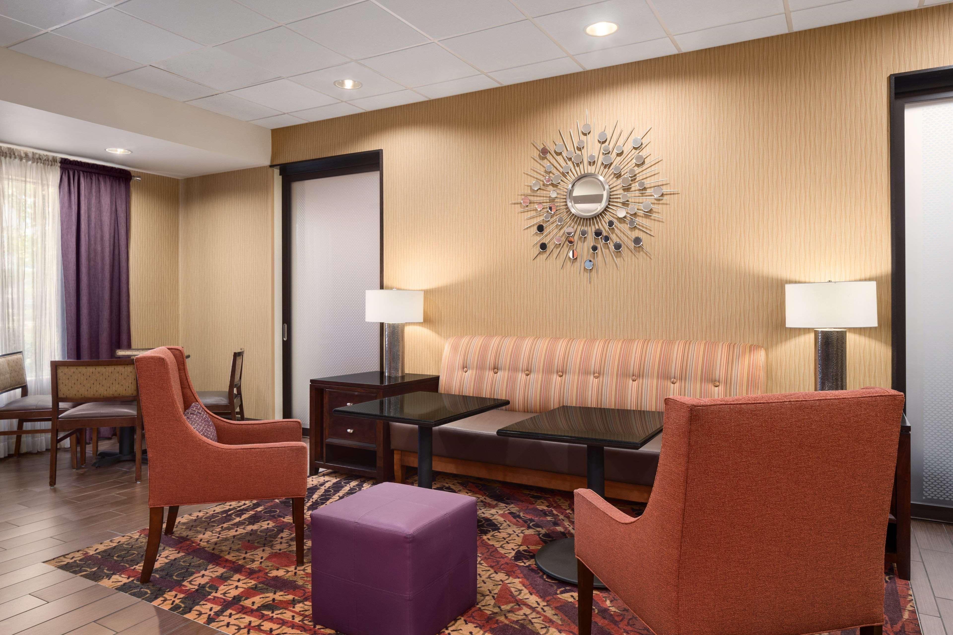 Hampton Inn Belle Vernon Екстериор снимка
