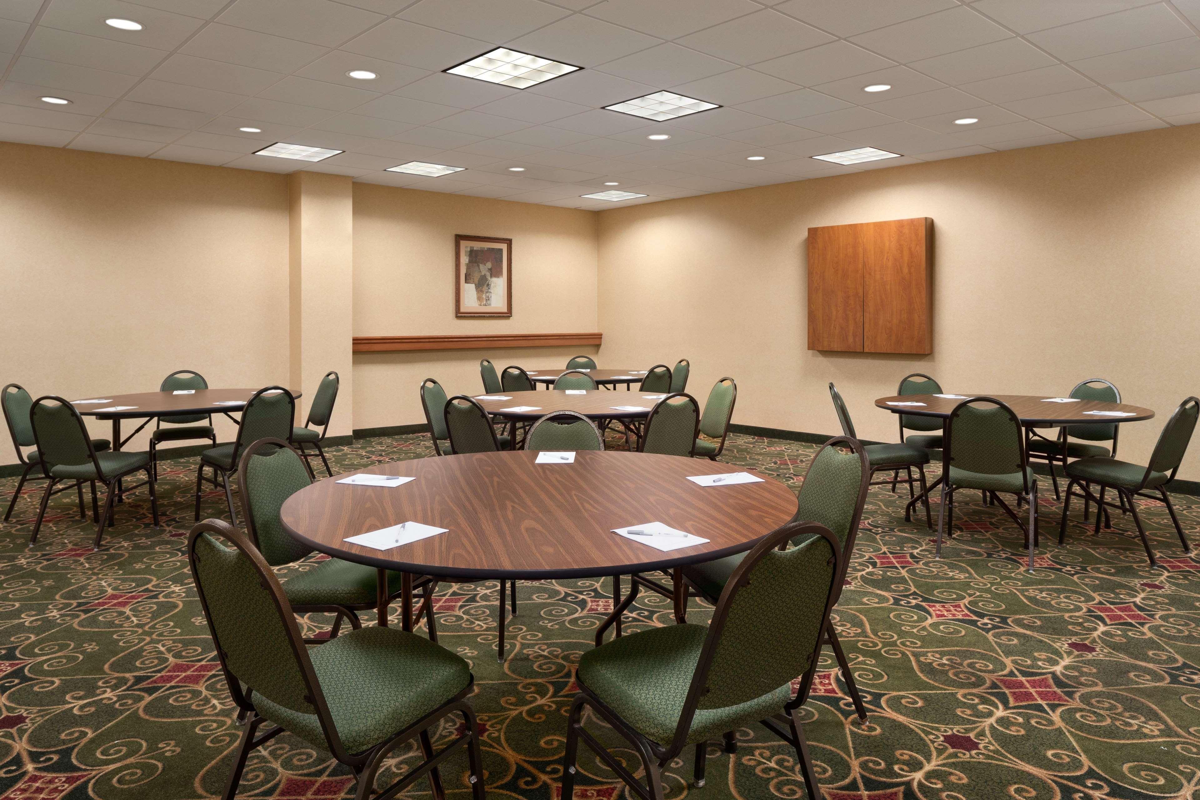 Hampton Inn Belle Vernon Екстериор снимка