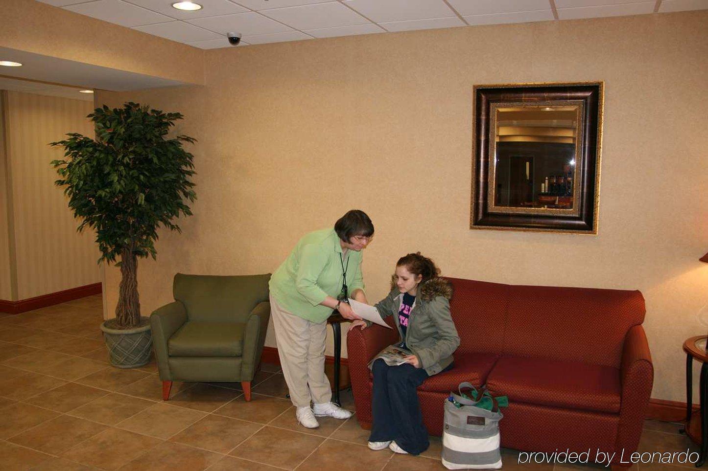 Hampton Inn Belle Vernon Интериор снимка
