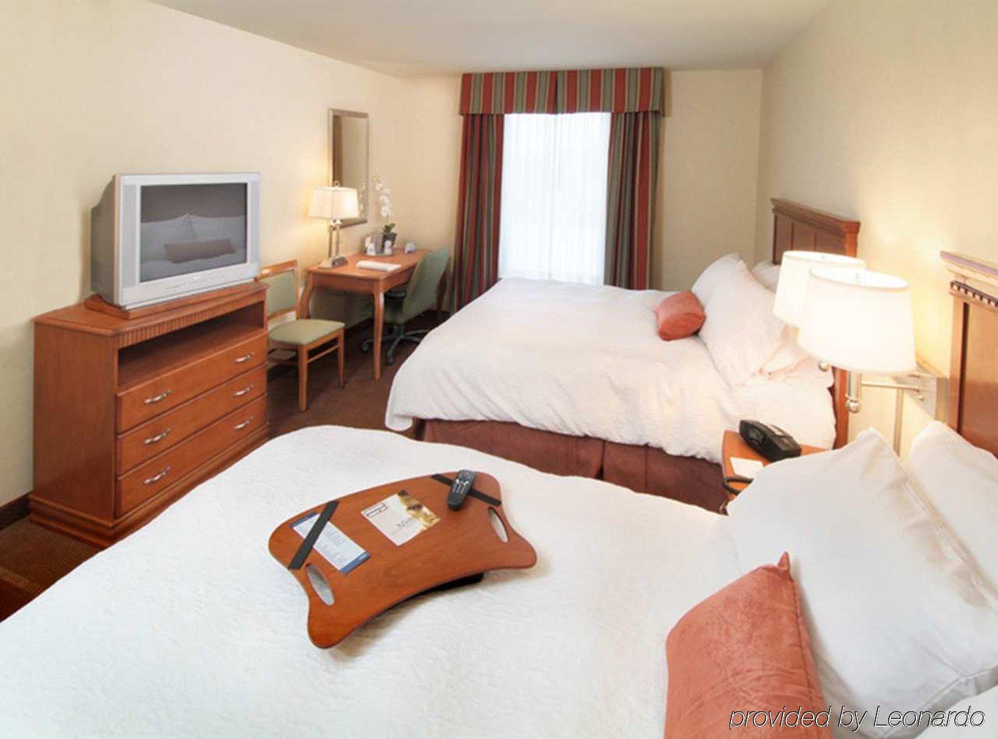 Hampton Inn Belle Vernon Екстериор снимка