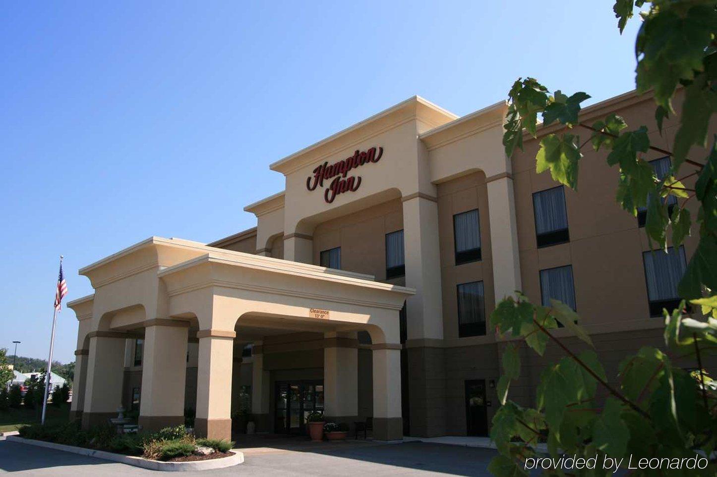 Hampton Inn Belle Vernon Екстериор снимка
