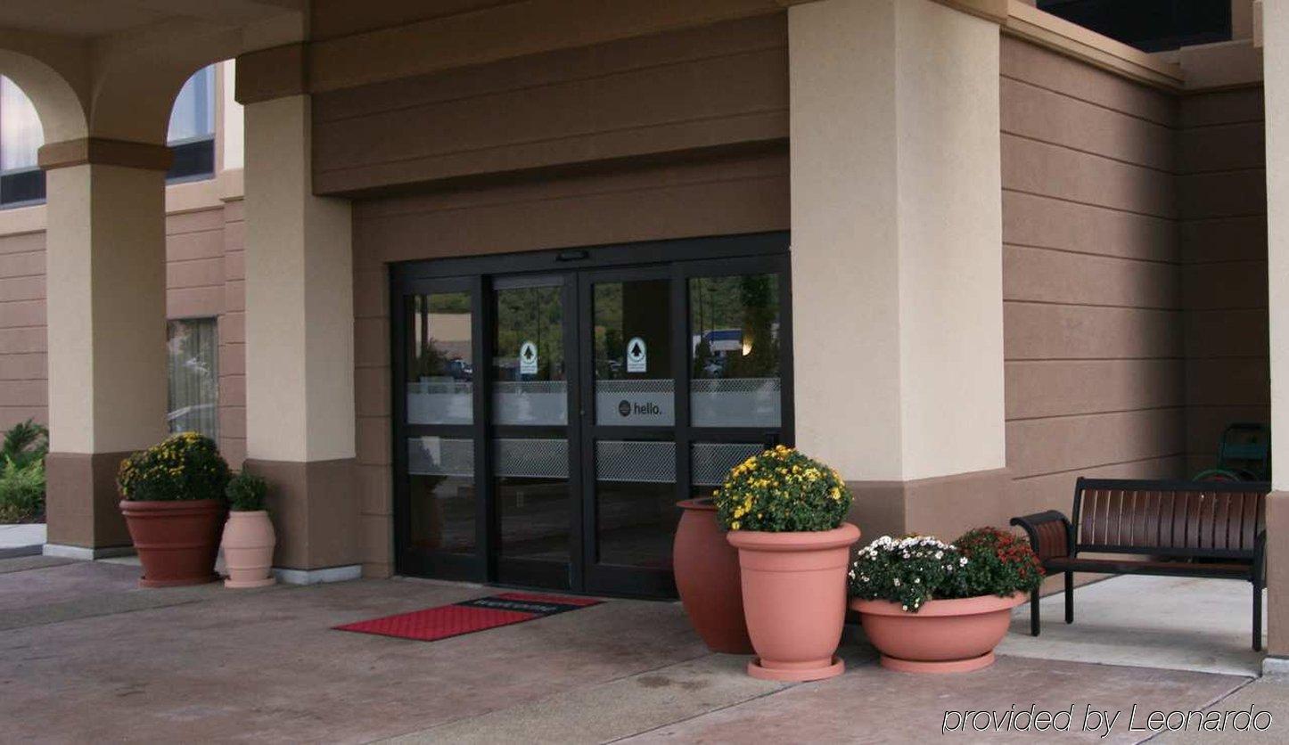 Hampton Inn Belle Vernon Екстериор снимка
