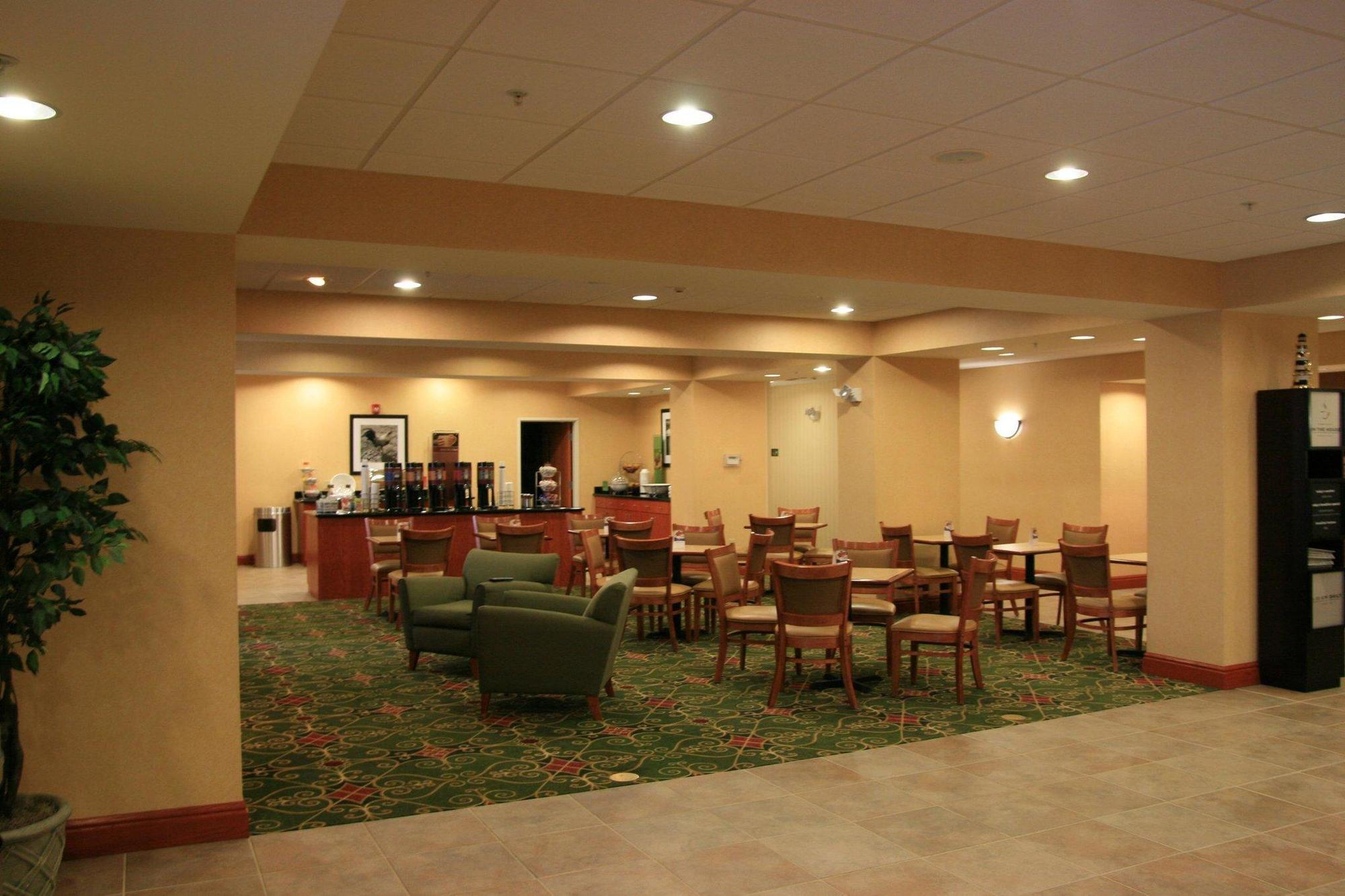 Hampton Inn Belle Vernon Екстериор снимка