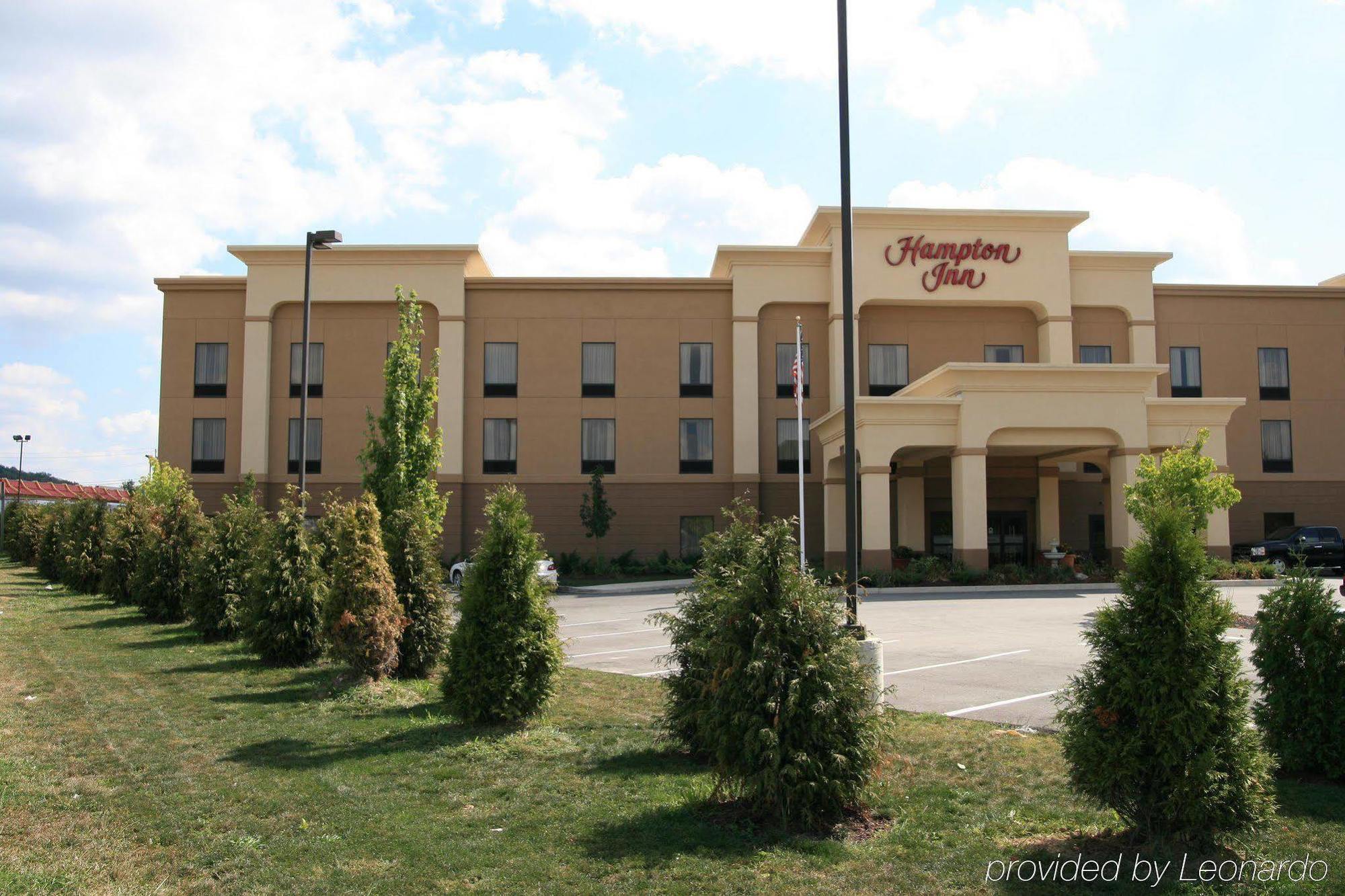 Hampton Inn Belle Vernon Екстериор снимка